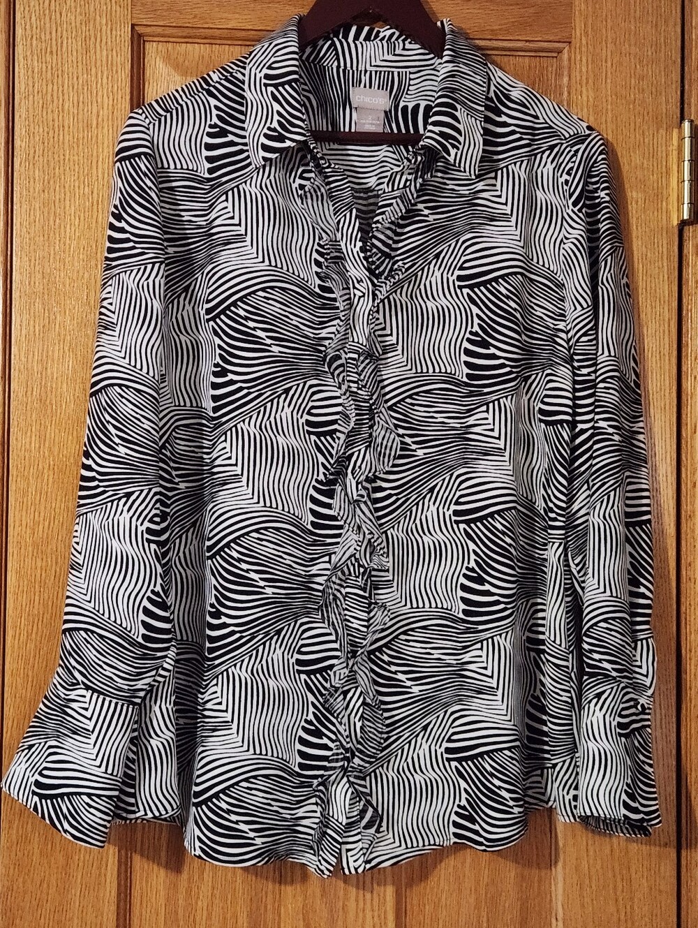 Chico's Abstract Zebra Print Blouse Black & White Sz 2(L) Ruffled Office Siren